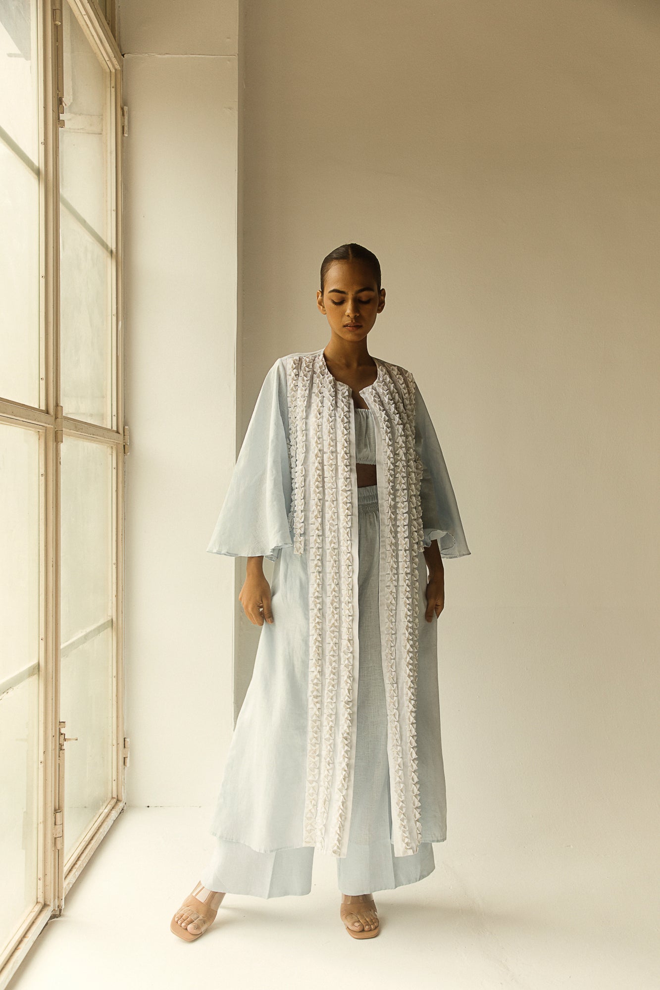 Elegant handloom Bonheure Rosea kaftan in premium fabric, showcasing artisan craftsmanship and luxury womenswear sophistication