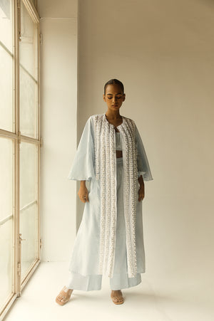 Elegant handloom Bonheure Rosea kaftan in premium fabric, showcasing artisan craftsmanship and luxury womenswear sophistication